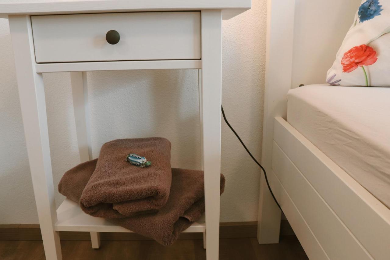 Helles Apartment Fuer 1-2 Pers. Mit Parkplatz Und Wifi Kraiburg am Inn Buitenkant foto
