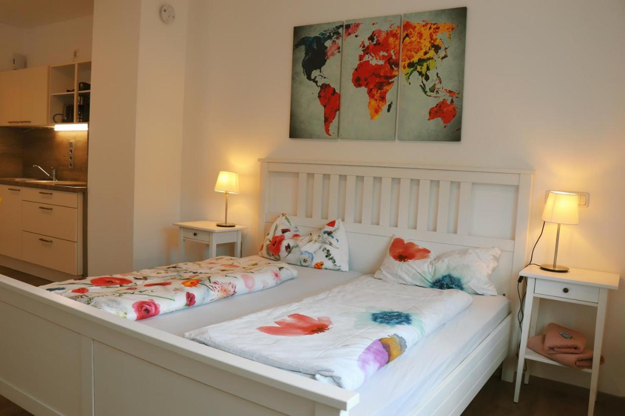 Helles Apartment Fuer 1-2 Pers. Mit Parkplatz Und Wifi Kraiburg am Inn Buitenkant foto