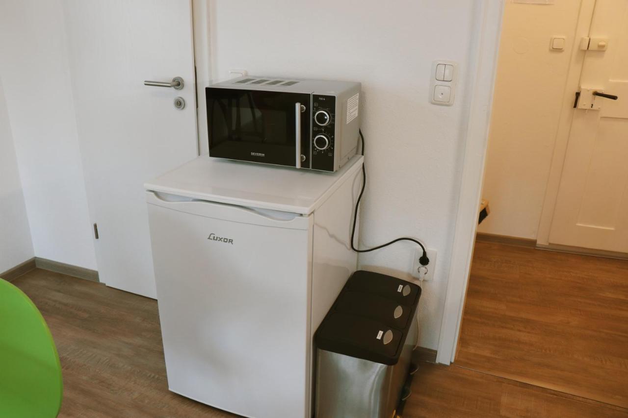Helles Apartment Fuer 1-2 Pers. Mit Parkplatz Und Wifi Kraiburg am Inn Buitenkant foto