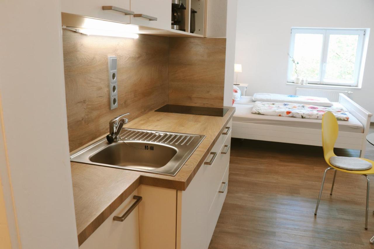 Helles Apartment Fuer 1-2 Pers. Mit Parkplatz Und Wifi Kraiburg am Inn Buitenkant foto