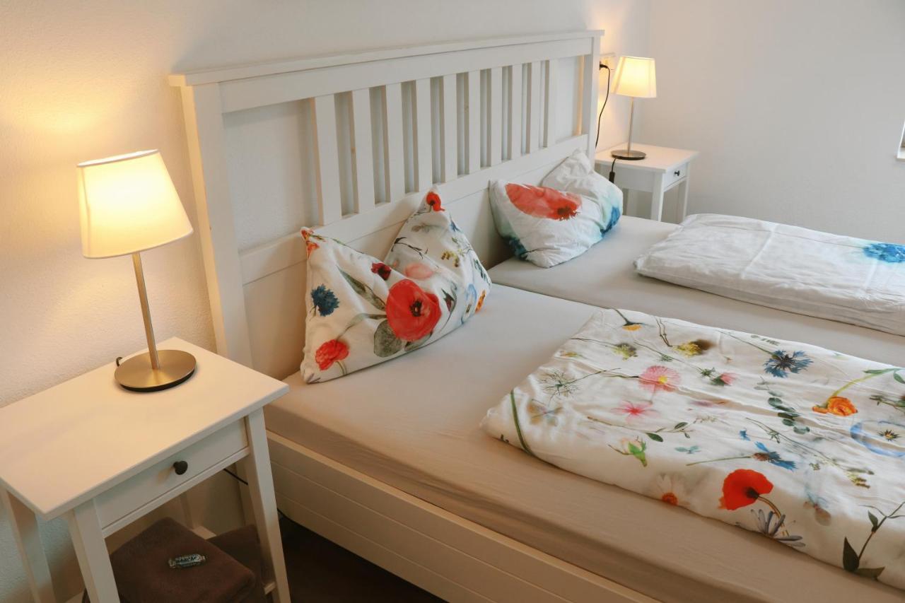 Helles Apartment Fuer 1-2 Pers. Mit Parkplatz Und Wifi Kraiburg am Inn Buitenkant foto