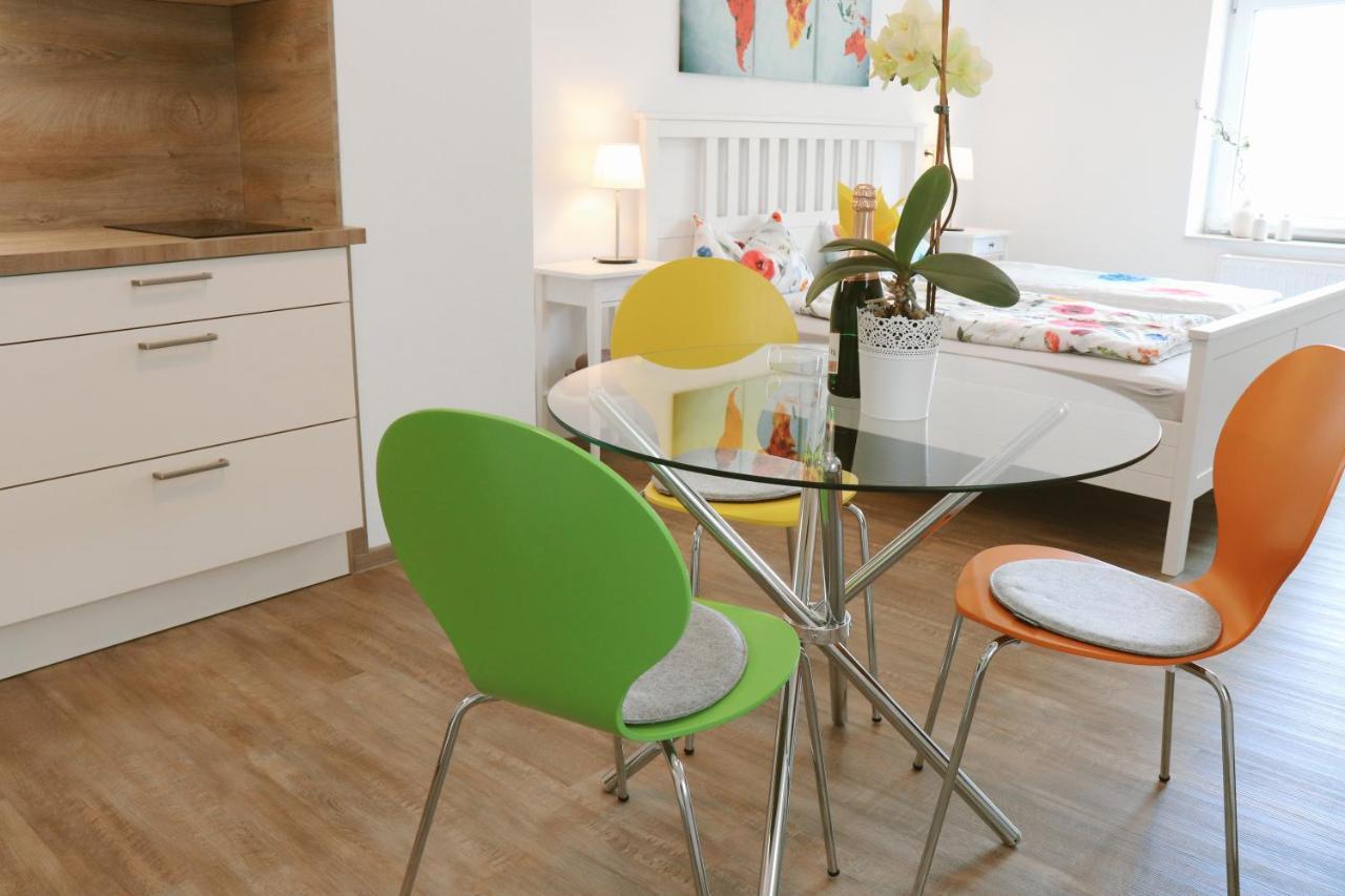 Helles Apartment Fuer 1-2 Pers. Mit Parkplatz Und Wifi Kraiburg am Inn Buitenkant foto